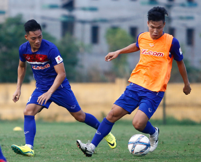 Tuấn Anh tranh chấp quyết liệt, không ngại va chạm ở U22 Việt Nam ảnh 4