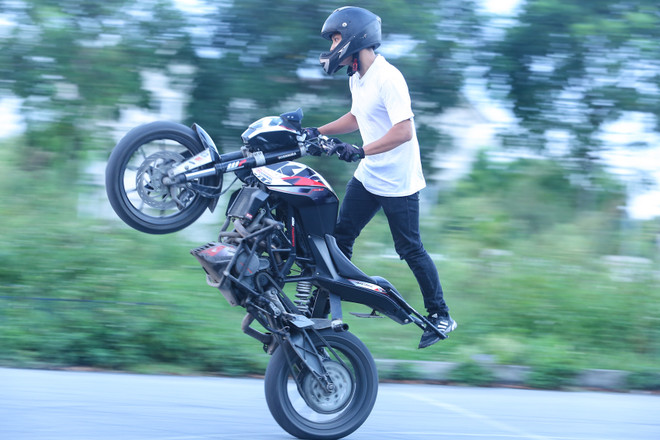 [Photo] Mãn nhãn với màn biểu diễn bốc đầu của "stunter" Hà Nội ảnh 8