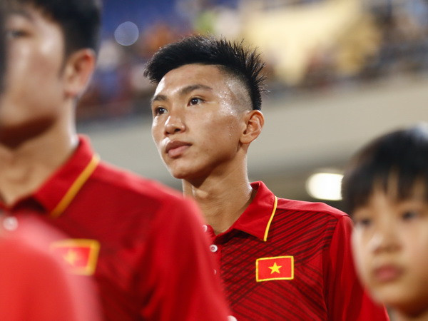 HLV Chu Đình Nghiêm: Đoàn Văn Hậu chưa thể 'ngủ quên' trên danh hiệu ảnh 1