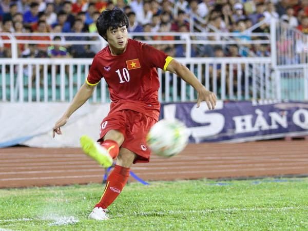 [Video] Công Phượng suýt ghi bàn từ quả phạt góc táo bạo ảnh 1