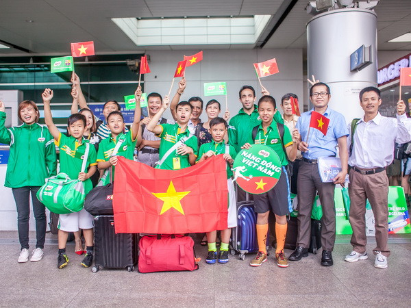 Năm cầu thủ nhí Việt Nam kết thúc kỳ tập huấn tại Barcelona ảnh 1