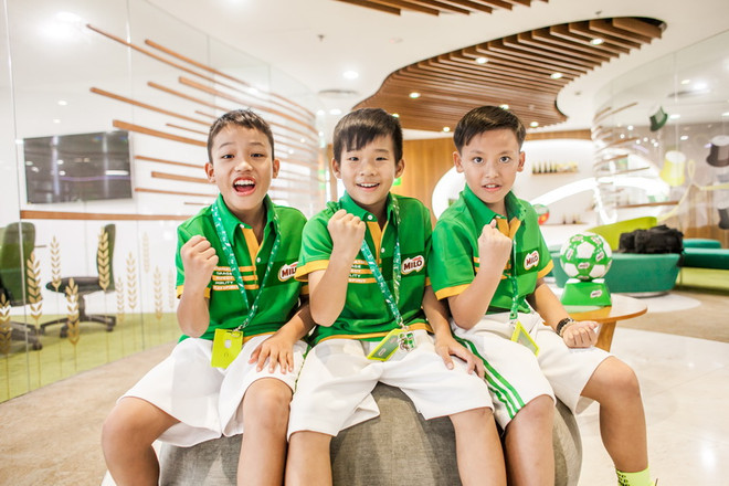 Năm cầu thủ nhí Việt Nam kết thúc kỳ tập huấn tại Barcelona ảnh 2