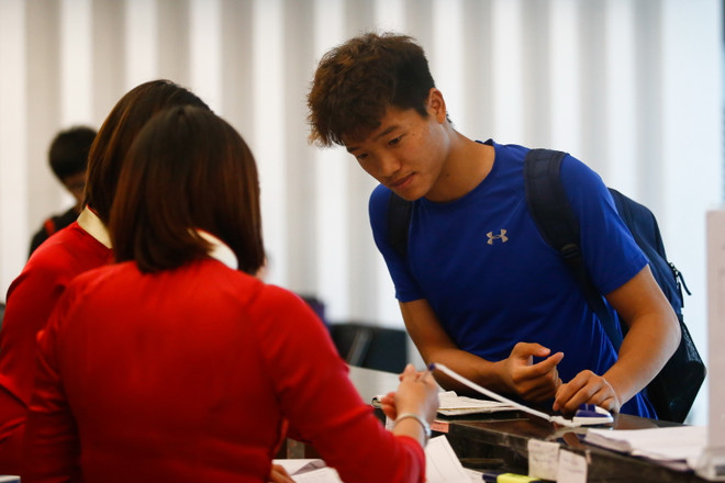 Tuấn Anh bảnh bao, Minh Long lặng lẽ ngày tuyển Việt Nam hội quân ảnh 1