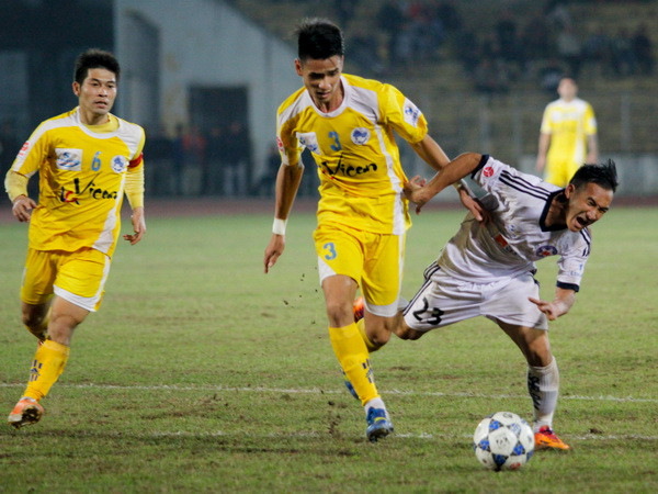 HLV Lê Huỳnh Đức: Bạo lực quá, tôi xin thua! ảnh 2