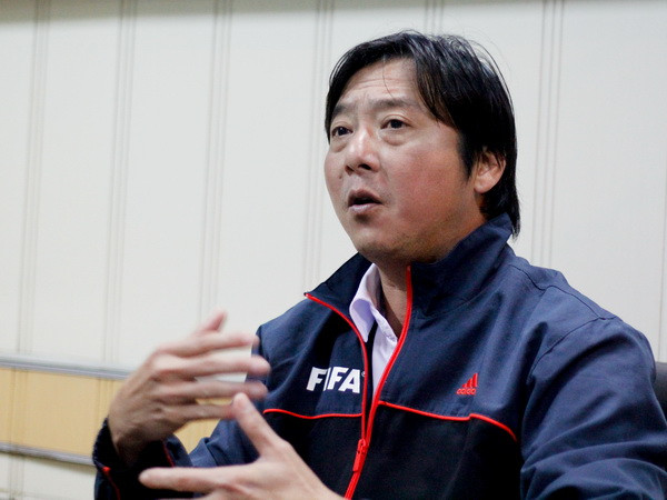 HLV Lê Huỳnh Đức: Bạo lực quá, tôi xin thua! ảnh 1