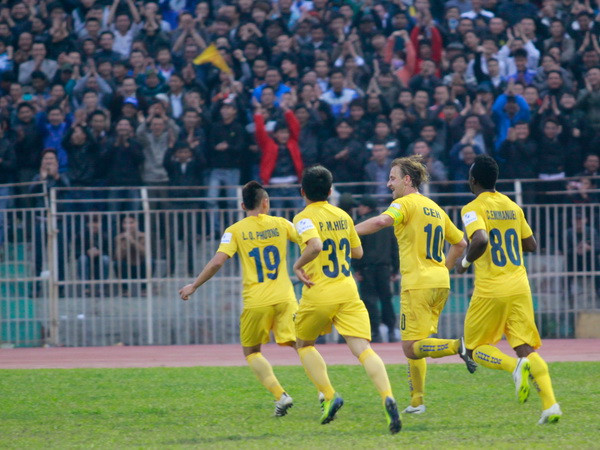 Thanh Hóa đại thắng sân nhà, SLNA bại trận ở Chi Lăng ảnh 2