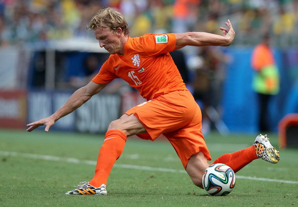 Van Gaal xếp Kuyt đá ba vị trí để lội ngược dòng trước Mexico ảnh 2