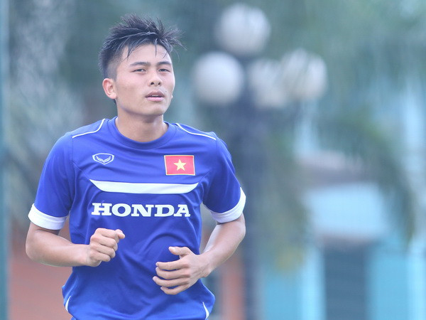 [Video ] Xem lại hai lần sút phạt sấm sét dội xà của Mạnh Hùng ảnh 1