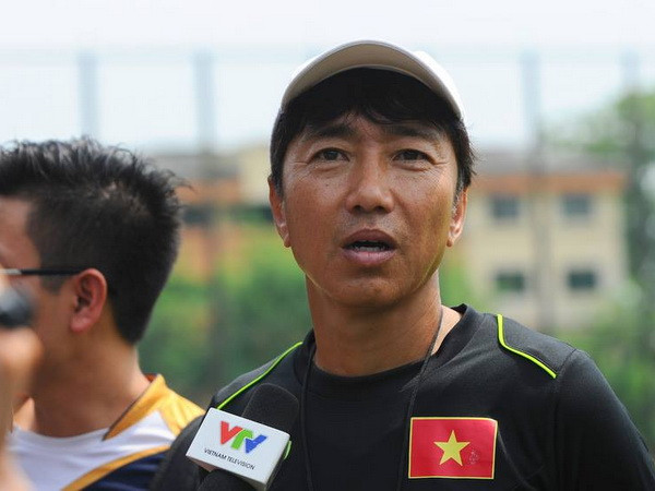 HLV Miura: Tôi không thấy áp lực, trận gặp Malaysia cực kỳ quan trọng ảnh 1