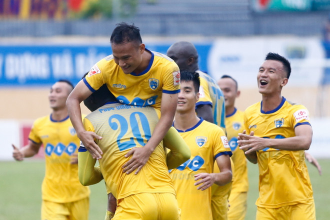 Cuộc đua tam mã phút chót: Danh hiệu lịch sử chờ đội bóng bầu Hiển? ảnh 3