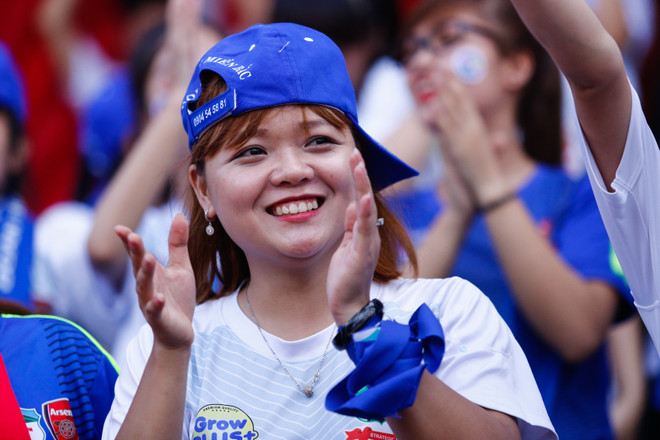 CĐV Hoàng Anh Gia Lai "lấn lướt" chủ nhà sân Hàng Đẫy ảnh 5