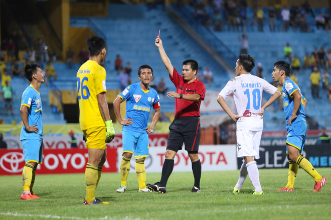 [Photo] Bộ “Tam tấu” Hà Nội T&T đè bẹp Khánh Hòa ở Hàng Đẫy ảnh 11