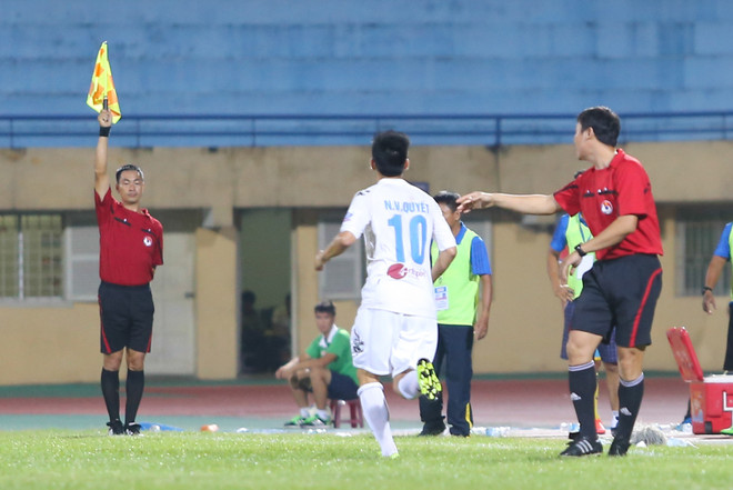 [Photo] Bộ “Tam tấu” Hà Nội T&T đè bẹp Khánh Hòa ở Hàng Đẫy ảnh 7