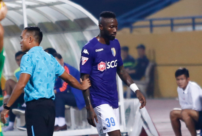 Ngoại binh Hà Nội giận dỗi, cả ban huấn luyện thi nhau dỗ dành ảnh 6