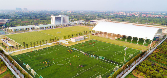 PVF với cơ sở vật chất hiện đại hàng đầu Đông Nam Á sẽ tiếp tục đẩy mạnh các công tác hỗ trợ đã thực hiện thời gian qua, mở rộng thêm một số hoạt động hỗ trợ trong thời gian tới theo kế hoạch của VFF. (Ảnh: CTV) Vingroup và VFF ký thỏa thuận hợp tác hỗ trợ phát triển bóng đá Việt ảnh 2