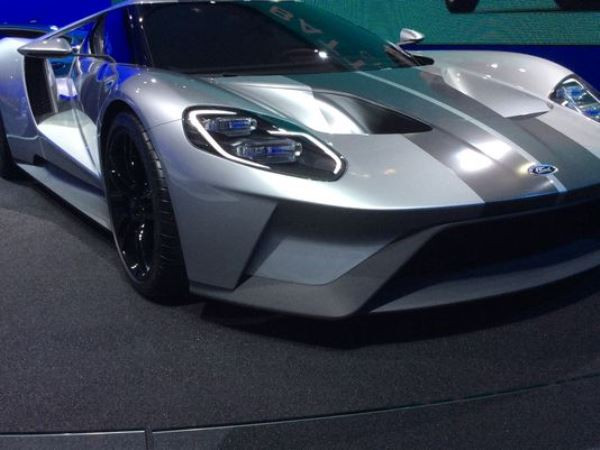 Mustang GT là mẫu xe tăng tốc nhanh nhất của Ford ở châu Âu ảnh 1