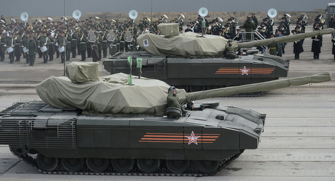 Xe tăng Armata trong buổi tập dượt cho lễ duyệt binh ngày 9/5 (Nguồn: Sputnik) T-14 Armata - Xe tăng hiện đại và mạnh nhất thế giới của Nga ảnh 1