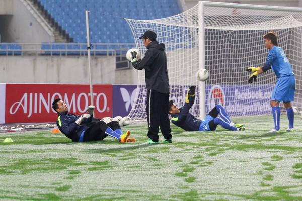 Tuyển Việt Nam “luyện công” trong mưa trắng xóa Mỹ Đình ảnh 2