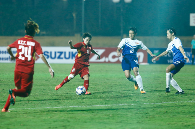 Nhìn lại chiến thắng áp đảo của tuyển nữ Việt Nam trước Singapore ảnh 1