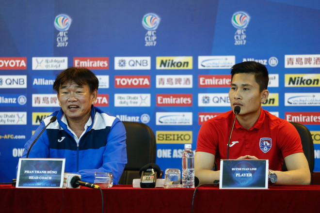 Ông Phan Thanh Hùng thú nhận các học trò "còn non" ở AFC Cup ảnh 1