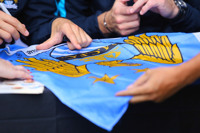 Đội trưởng Man City “đối mặt” đội trưởng U23 Việt Nam ảnh 7