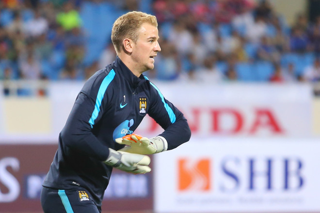 [Photo] “Fan” Việt phát cuồng vì các ngôi sao Man City ảnh 5