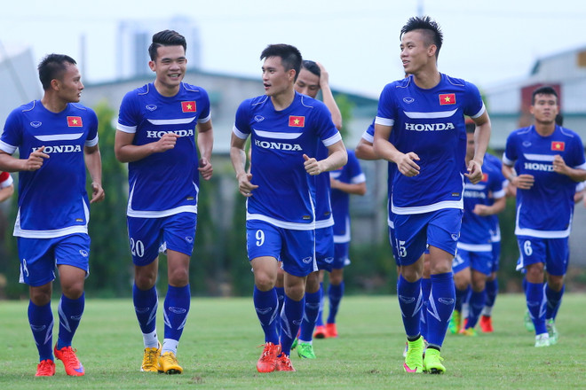 100 triệu đồng cho cầu thủ Việt Nam đầu tiên phá lưới Man City ảnh 1