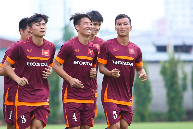 Công Phượng mang số áo của Andrea Pirlo, tập riêng vì chấn thương ảnh 2