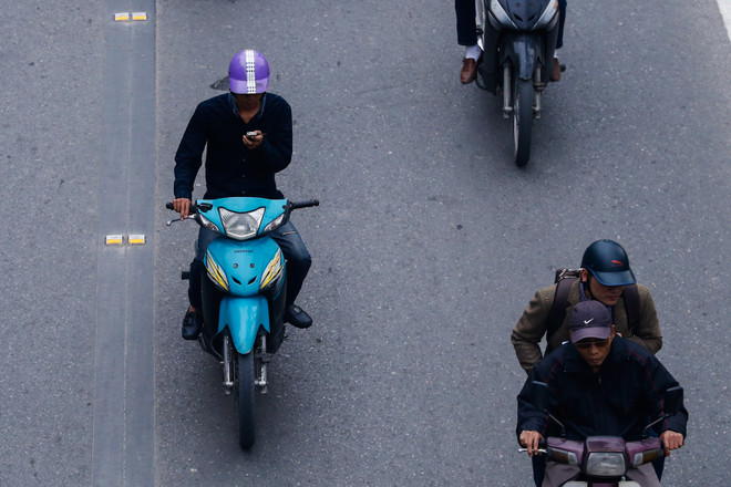 Ôtô, xe máy, thiếu nữ tranh đường buýt nhanh BRT ảnh 5