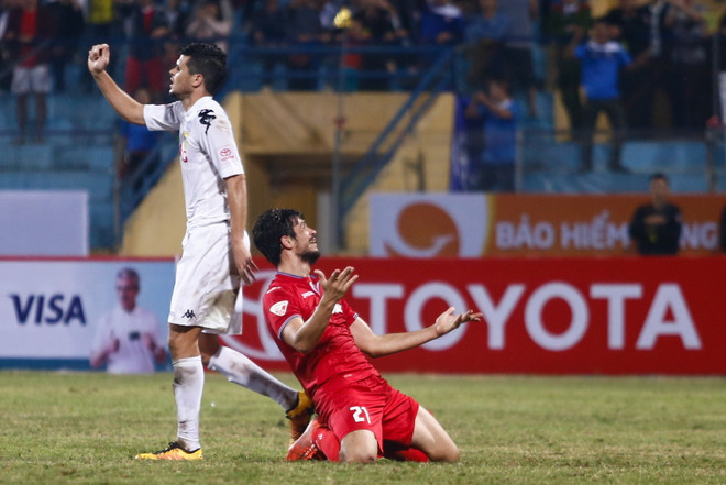 Trọng tài Việt Nam dính “phốt” ngay ngày khai mạc V-League ảnh 2