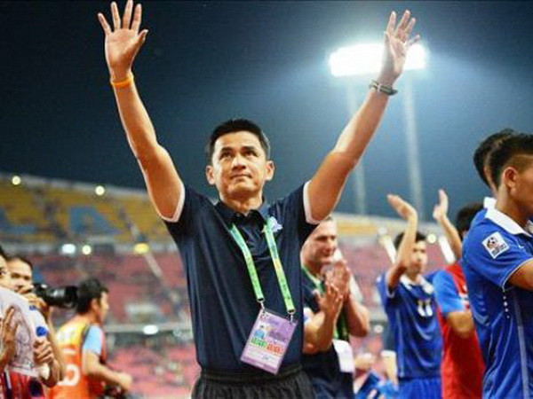 HLV Kiatisuk tiết lộ thú vị về cú ngược dòng ngoạn mục của Thái Lan ảnh 1