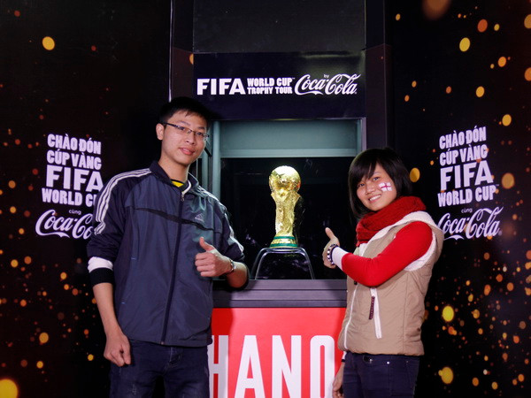 Cúp Champions League đến Việt Nam cùng hai huyền thoại ảnh 2