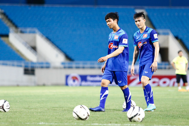 [Photo] Công Phượng chỉnh rào cho Công Vinh, tuyển rèn sút phạt ảnh 5