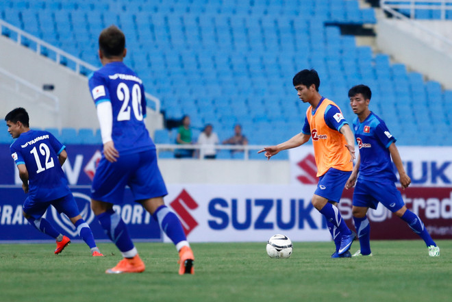 [Photo] Công Phượng chỉnh rào cho Công Vinh, tuyển rèn sút phạt ảnh 9