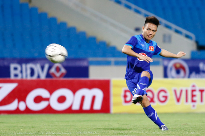 [Photo] Công Phượng chỉnh rào cho Công Vinh, tuyển rèn sút phạt ảnh 8