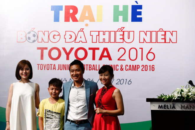 Cựu danh thủ Hồng Sơn huấn luyện Trại Hè bóng đá Toyota 2016 ảnh 1