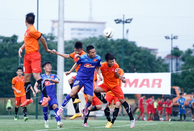 Đàn em U19 cầm hòa đội tuyển quốc gia Việt Nam không bàn thắng ảnh 1