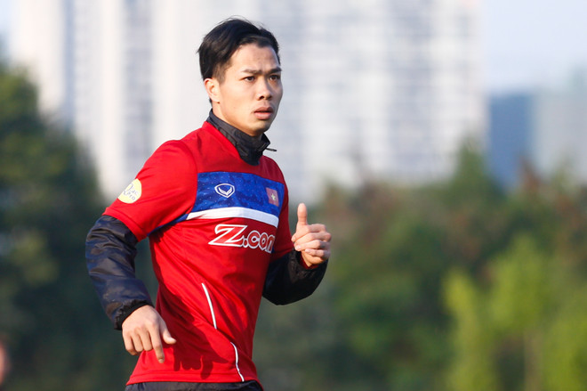 Duy Mạnh chấn thương, Công Phượng lãng tử với mái tóc dài ảnh 4