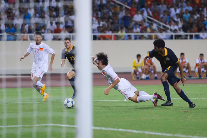 Nhìn từ U19 Việt Nam: Đội bóng lớn phải chiến thắng nghịch cảnh ảnh 2