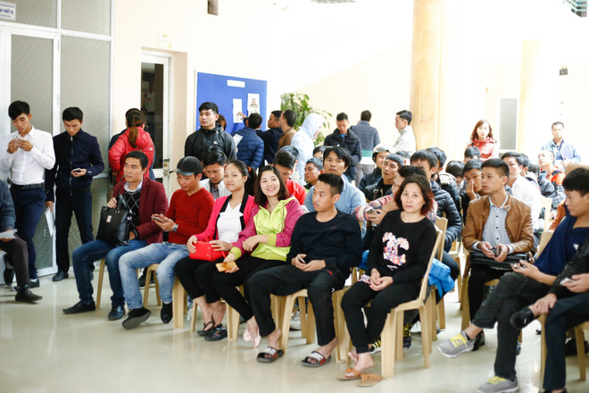 Bắt đầu từ hôm qua (29/11), VFF đã nhận công văn mua vé của các đơn vị, tổ chức. (Ảnh: Minh Chiến/Vietnam+) "Cơn sốt" vé trận Việt Nam - Indonesia tại Hà Nội bắt đầu âm ỉ ảnh 2