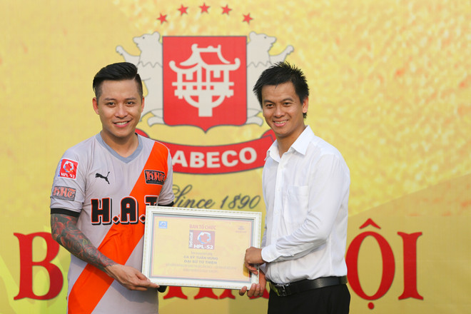 [Photo] Quốc Vượng tái xuất, Tuấn Hưng bại trận sân ‘phủi’ ảnh 5