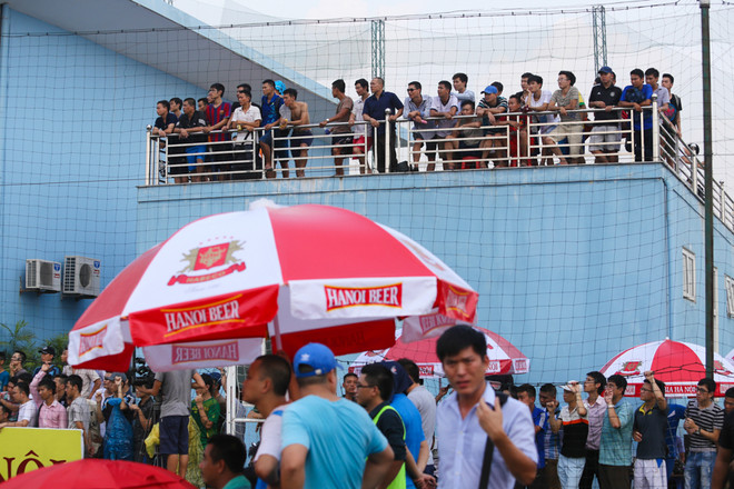 [Photo] Quốc Vượng tái xuất, Tuấn Hưng bại trận sân ‘phủi’ ảnh 11