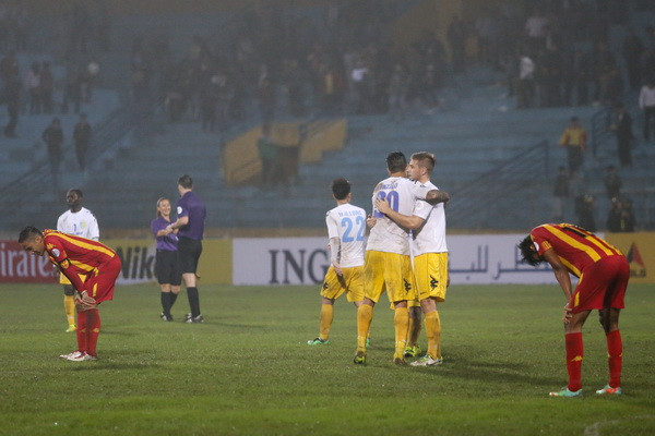 Quốc kỳ Việt Nam đang bay cao ở đấu trường lục địa ảnh 2