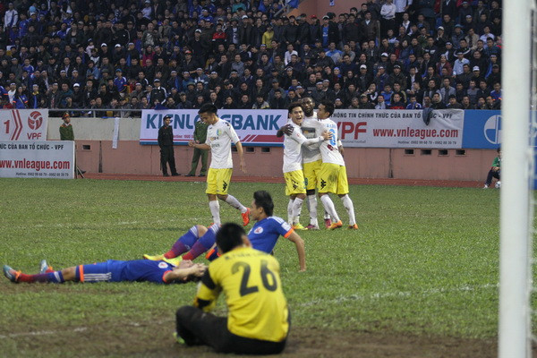 Chùm ảnh Than Quảng Ninh thua bạc nhược trước Hà Nội T&T ảnh 11