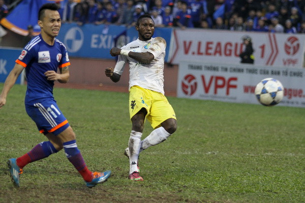 Chùm ảnh Than Quảng Ninh thua bạc nhược trước Hà Nội T&T ảnh 10