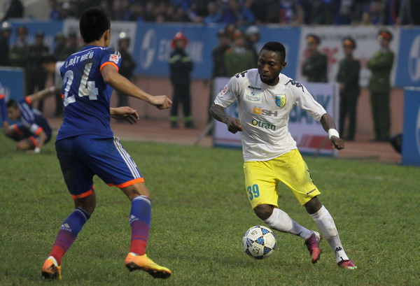 Chùm ảnh Than Quảng Ninh thua bạc nhược trước Hà Nội T&T ảnh 7