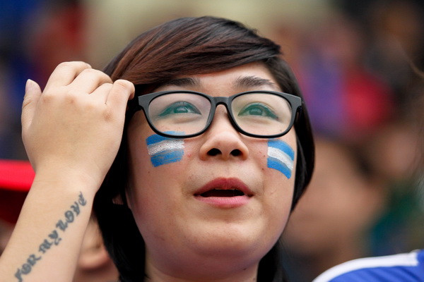 Chùm ảnh người trẻ Quảng Ninh “thắp sáng” sân Cẩm Phả ảnh 8