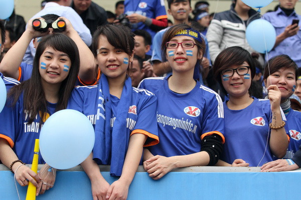 Chùm ảnh người trẻ Quảng Ninh “thắp sáng” sân Cẩm Phả ảnh 3