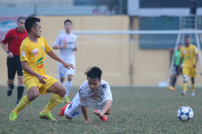 [Photo] HLV Vũ Quang Bảo chỉ mặt Gonzalo, Thanh Hóa thắng ngược á quân ảnh 9