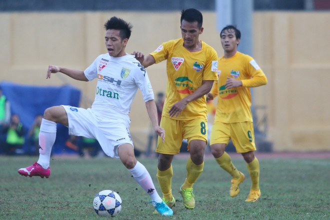 [Photo] HLV Vũ Quang Bảo chỉ mặt Gonzalo, Thanh Hóa thắng ngược á quân ảnh 3